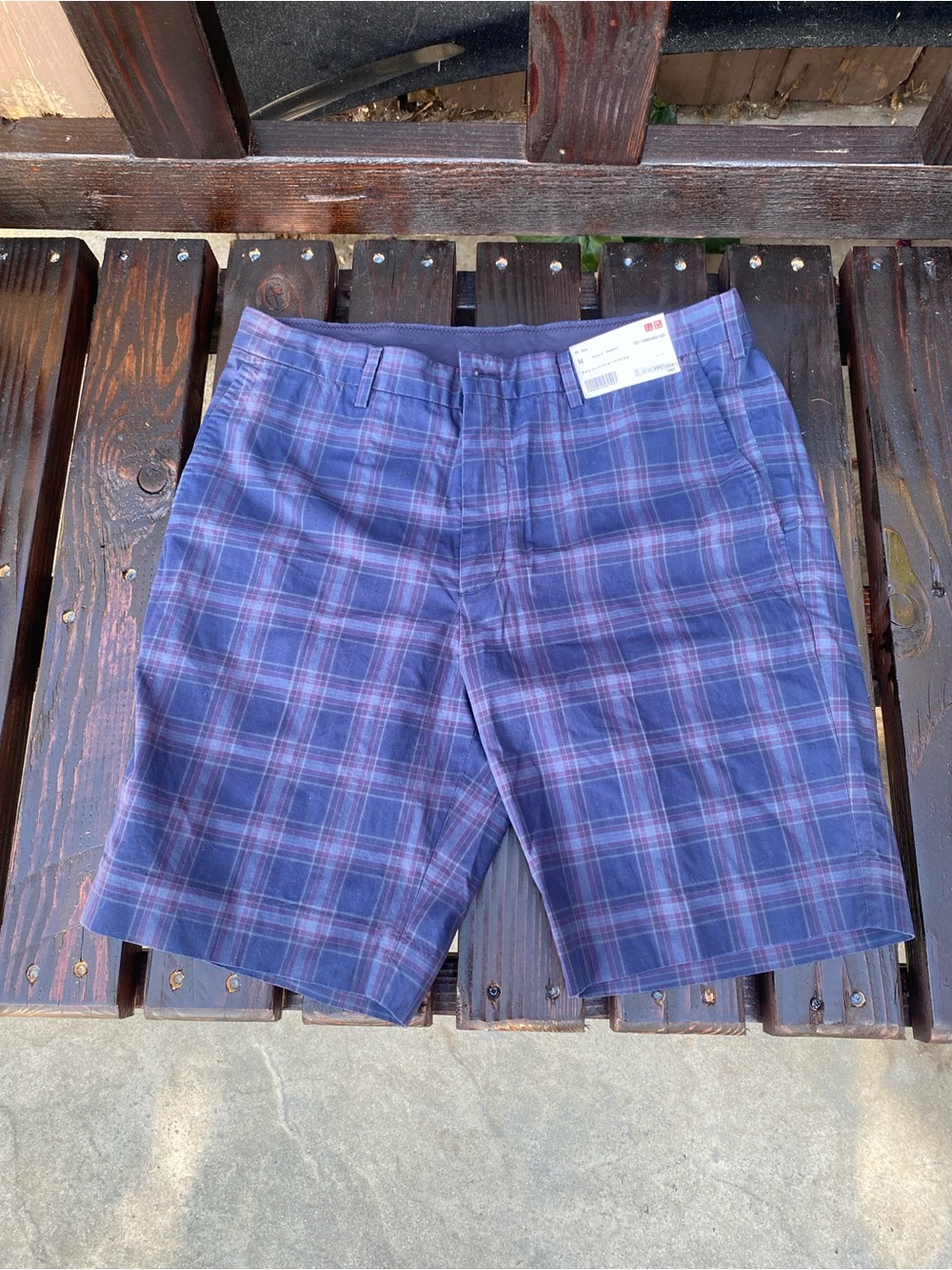 Uniqlo Men's Blue Plaid Flat Front Shorts